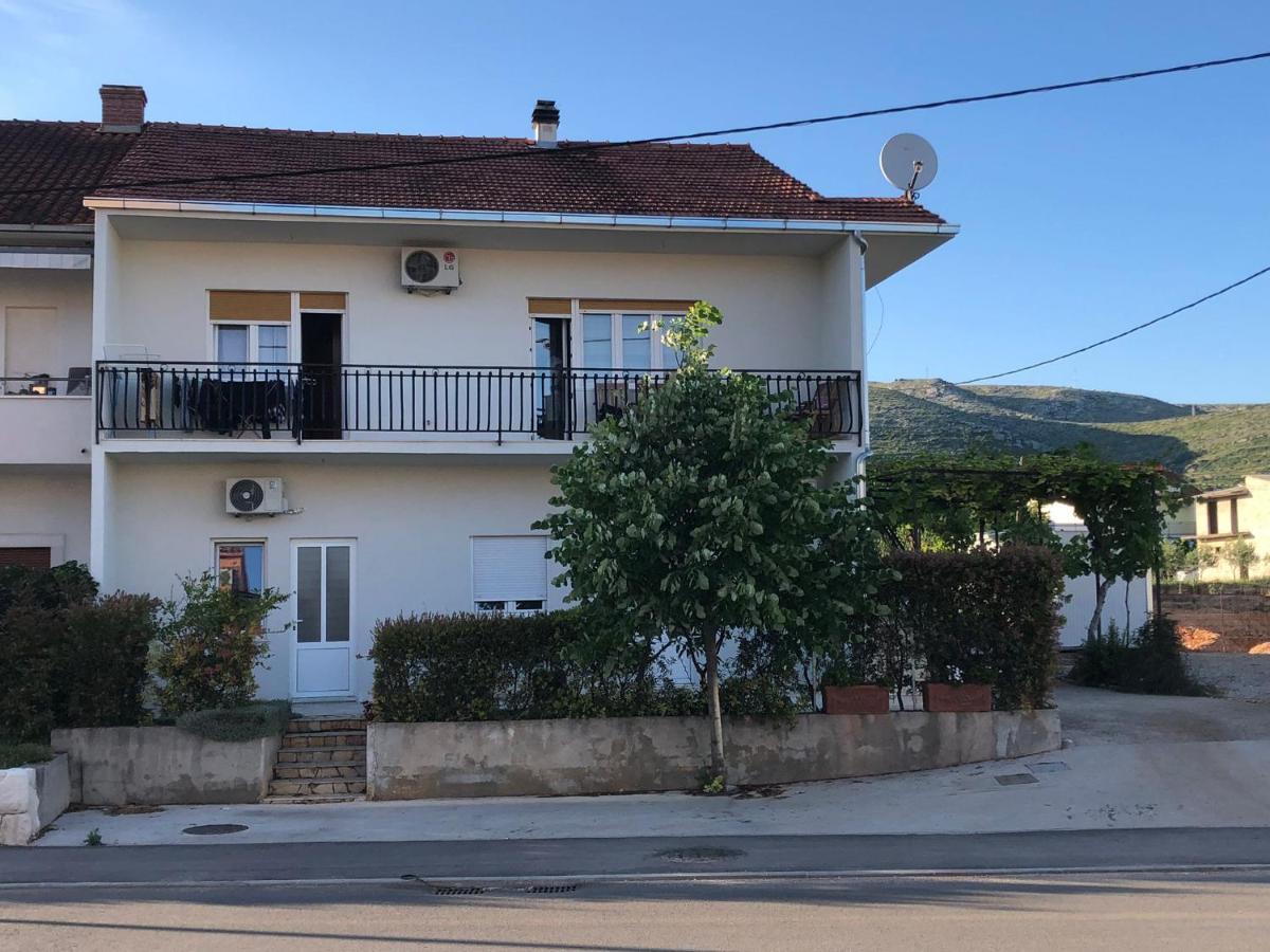 Apartment Goreta Trogir Exterior foto